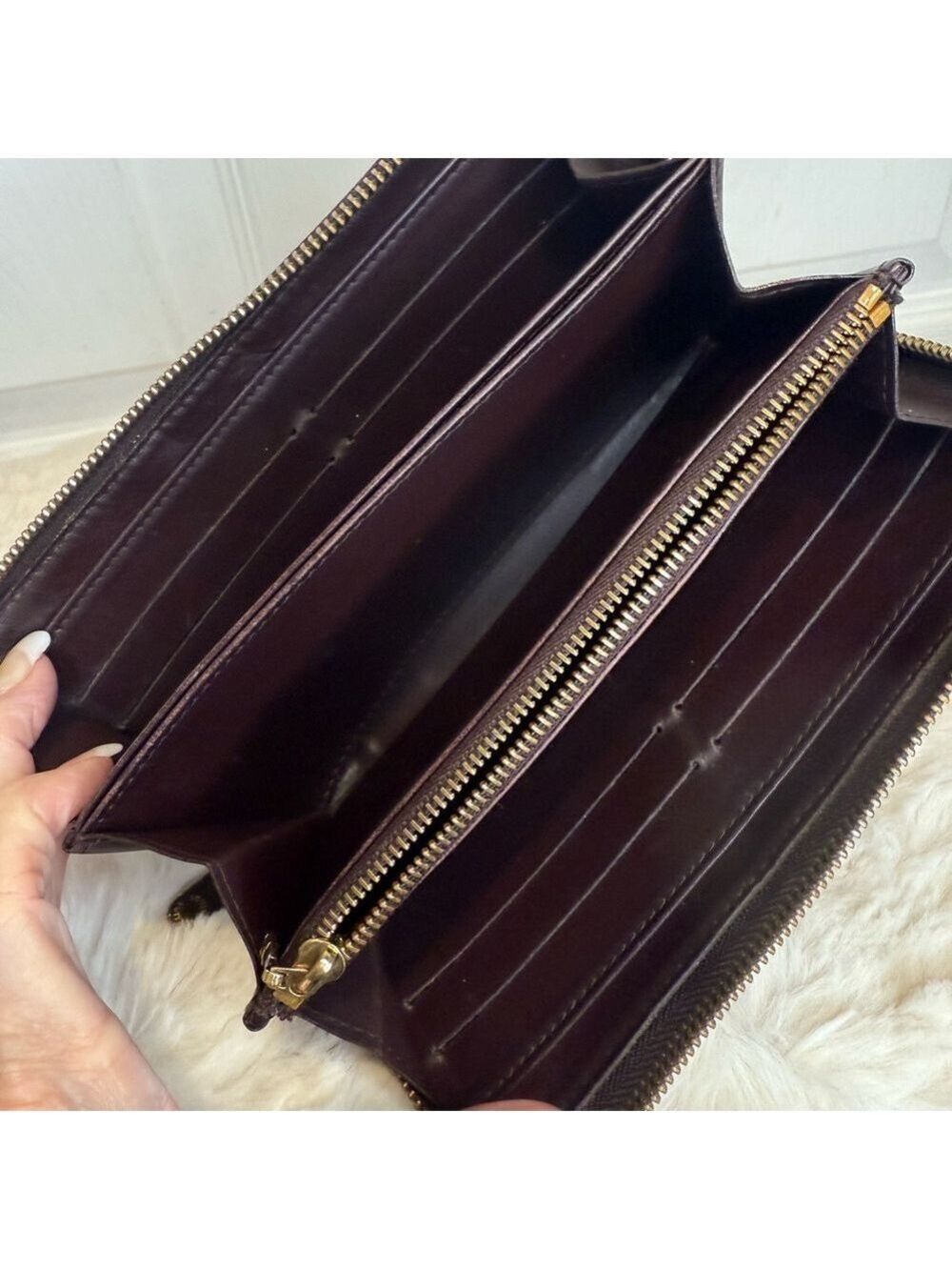 LOUIS VUITTON MONOGRAM VERNIS ZIPPY WALLET - Picture 13 of 16